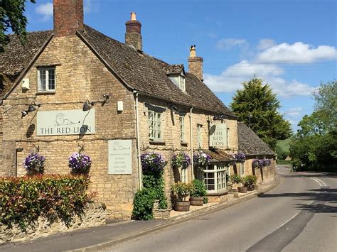 the red lion long compton